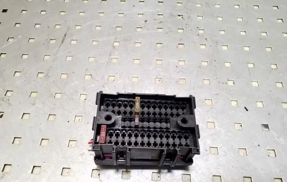 Volkswagen Transporter - Caravelle T5 Fuse box set 7E0937617