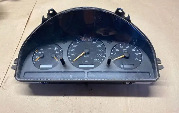 Mercedes-Benz ML W163 Speedometer (instrument cluster) 3319210087 A1635402711 3329130030
