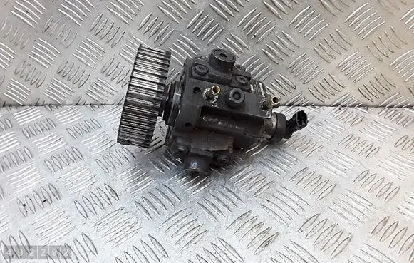 Opel Astra H Fuel injection high pressure pump 0445010097 0055204599