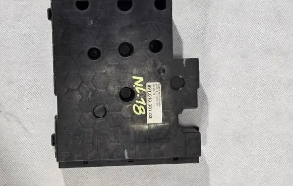 Porsche 911 991 Fuse box cover 99161030103