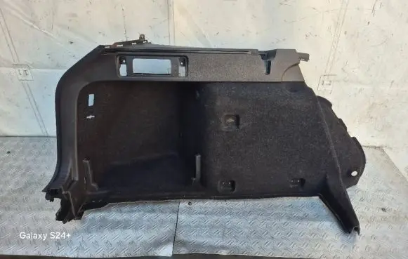 Trunk/boot side trim panel