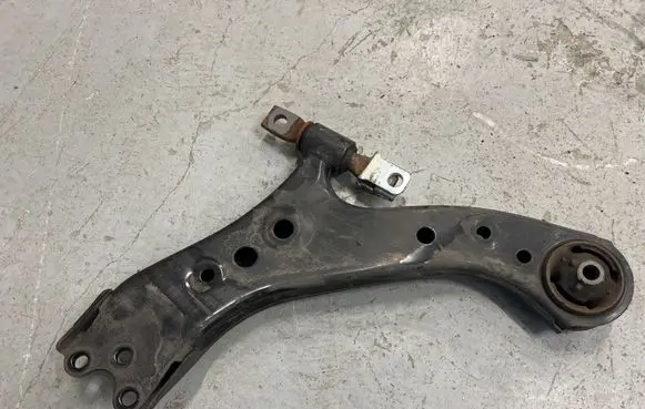 Toyota RAV 4 (XA50) Front lower control arm/wishbone 