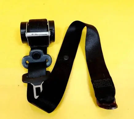 Mitsubishi Colt Rear seatbelt 0433097