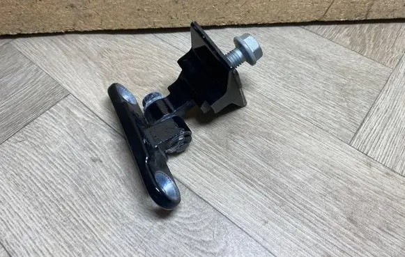 BMW 5 F10 F11 Front door upper hinge 7185618