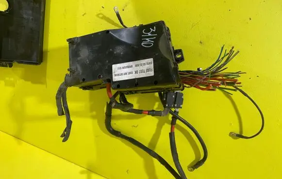 Volvo C30 Fuse box cover 30728348
