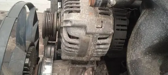 Audi A4 S4 B5 8D Generator/alternator