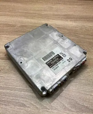 Toyota Corolla E110 Engine control unit/module ECU 8966602120 MB1758005231