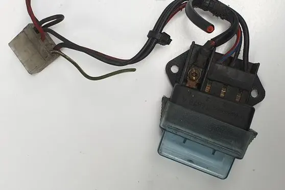 Mercedes-Benz COMPAKT W115 Fuse box set 10400396870