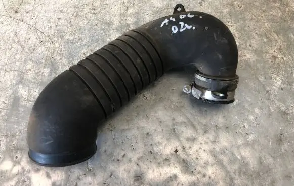 Audi A4 S4 B6 8E 8H Air intake hose/pipe 8E0129615A