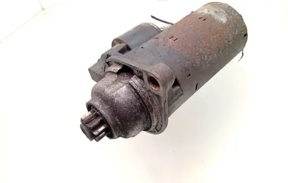 Volkswagen Golf IV Starter motor 02A911023R