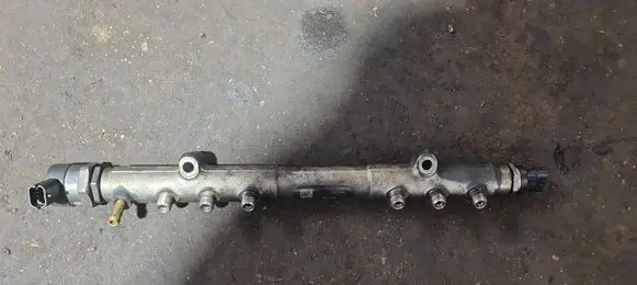 Volvo XC90 Fuel main line pipe 0445215023