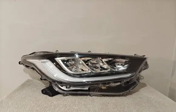 Toyota Yaris XP210 Headlight/headlamp 