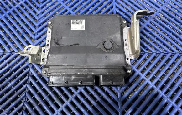 Toyota Prius (XW30) Engine control unit/module 8966147200 2754008761