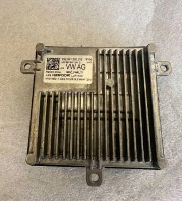 Volkswagen PASSAT B8 LED ballast control module 992941591DG