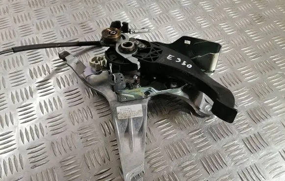 Mercedes-Benz E C207 W207 Handbrake/parking brake lever assembly A2044200384 PP204420073