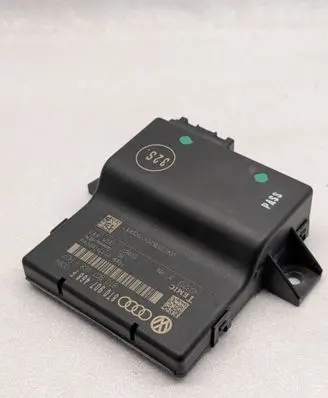 Audi A5 8T 8F Gateway control module 8T0907468F
