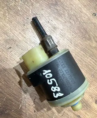 BMW 3 E90 E91 Fuel filter heater 7802242 PA66GF25 0710290024