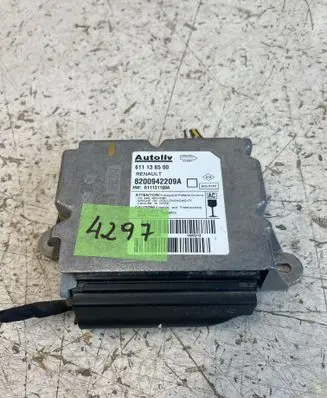Renault Master III Airbag control unit/module 8200942209A 611136500 611131100A