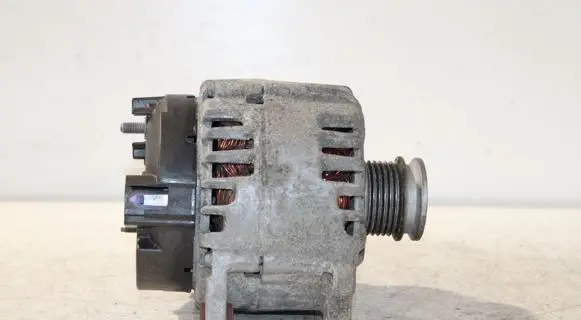 Volkswagen Golf VII Generator/alternator 04E903023K