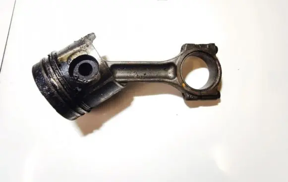 Volkswagen Golf V Piston with connecting rod BKC