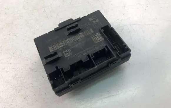 Volkswagen Golf VI Other control units/modules 5Q0959593B