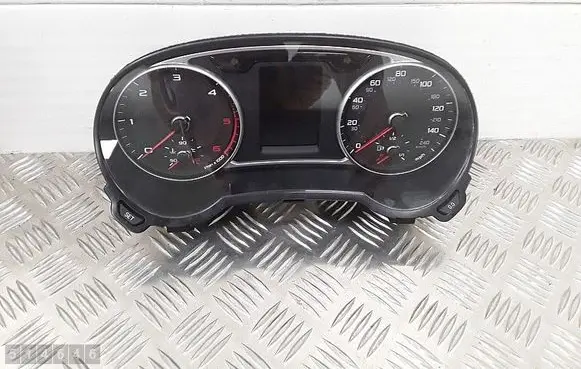 Audi A1 Speedometer (instrument cluster) a2c53321556
