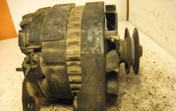 Renault 19 Generator/alternator 2541137 17I70A A13N178