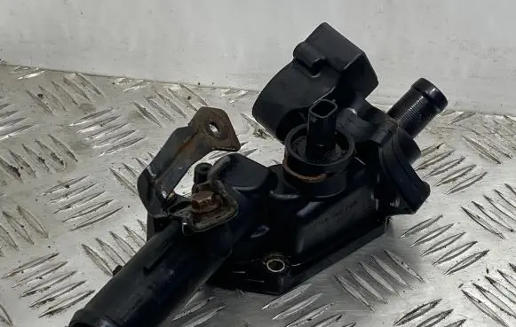 Thermostat/thermostat housing