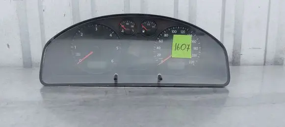 Speedometer (instrument cluster)