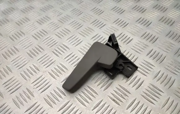Engine bonnet (hood) release handle