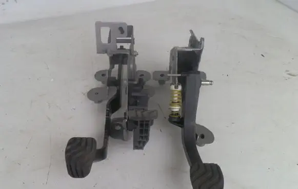Renault Megane IV Brake pedal bracket assembly 656232