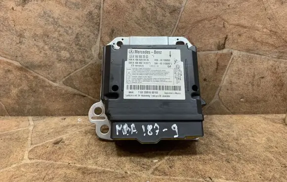 Mercedes-Benz GL X166 Airbag control unit/module A1669002003