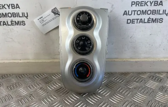 Toyota Yaris Climate control unit 554060D190