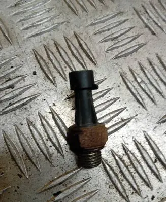 Opel Corsa D Oil pressure sensor 