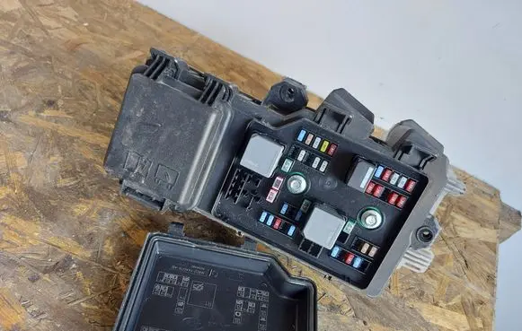Jaguar E-Pace Fuse box set M8D214A073AA