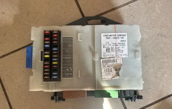 Ford Mondeo MK IV Fuse module 7G9T14A073DE 281744382 LTQF01125TP