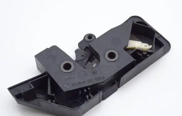 BMW 5 E39 Seat back rest lock catch 8221535 52208221535