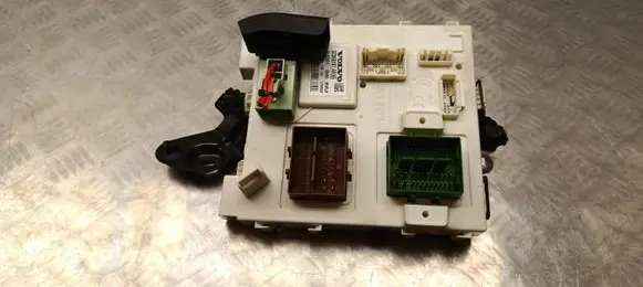 Volvo XC40 Central body control module 32268107