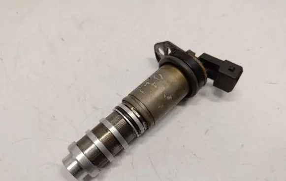 BMW X5 E70 Camshaft vanos timing valve 7585776 11367585776 11368605123