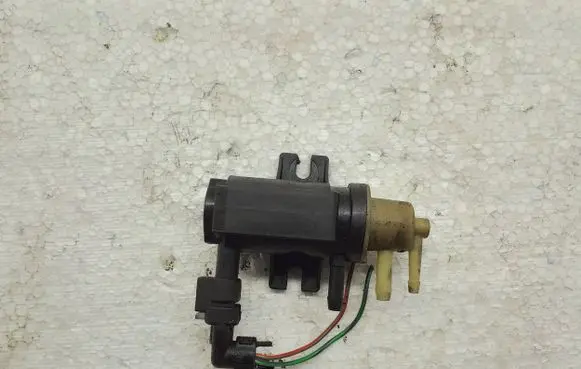 Mercedes-Benz C W204 Turbo solenoid valve A0091533128 70078268