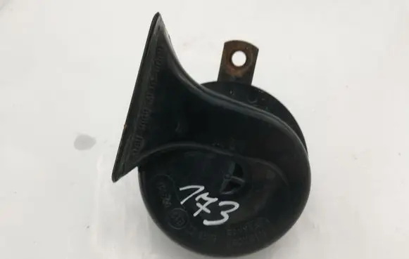Toyota Avensis Verso Horn signal E13000661