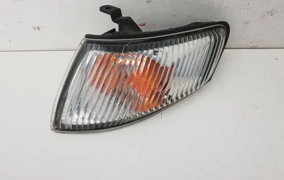 Mazda 626 Front indicator light 21061822 12V211