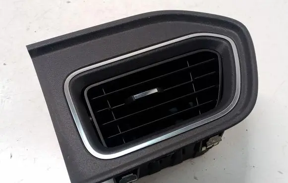 Renault Master III Dashboard side air vent grill/cover trim 682608971R