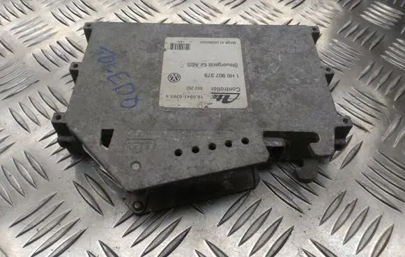 Volkswagen Golf III ABS control unit/module 1H0907379