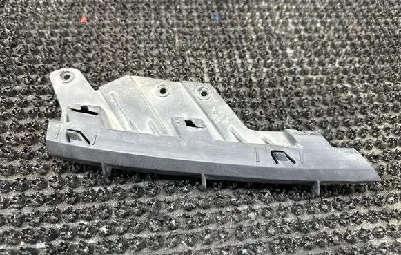 Chevrolet Cruze Headlight/headlamp mounting bracket 