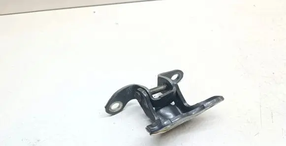 Toyota RAV 4 (XA30) Rear door upper hinge