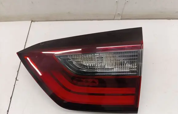 Tailgate rear/tail lights