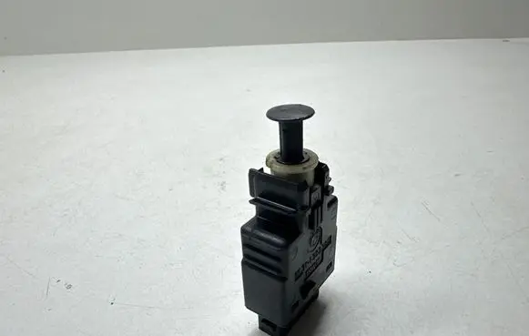 BMW 5 E34 Brake pedal sensor switch 1382385