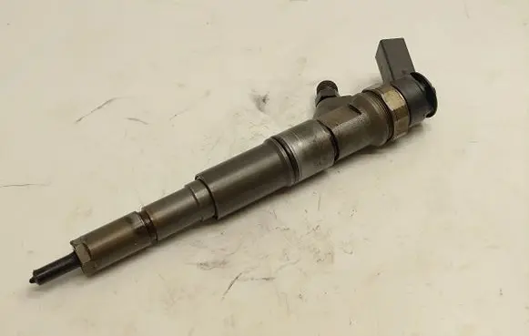 BMW 5 E60 E61 Fuel injector 7794652 13537794652 0445110212