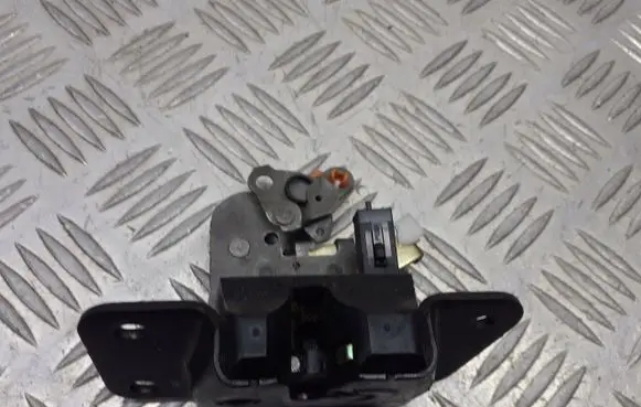 Mitsubishi Galant Engine bonnet/hood lock/latch loop/hook 